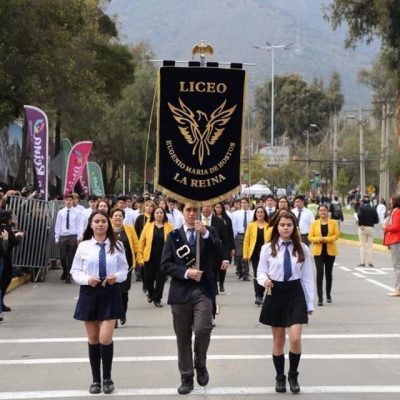 GRAN DESFILE COMUNAL POR LOS 60 AÑOS DE LA REINA